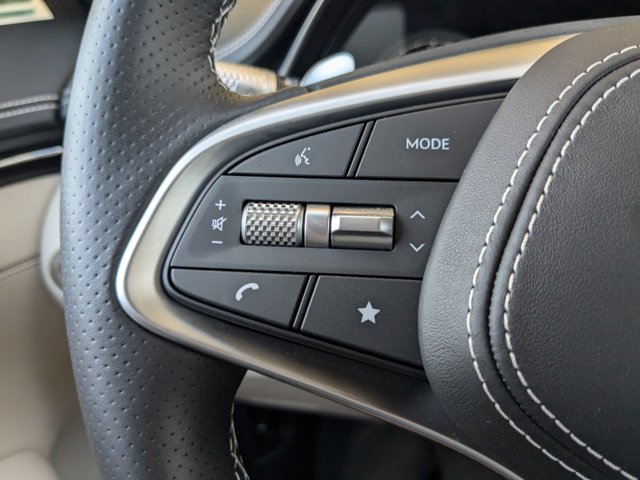 Vehicle image 21 of 31