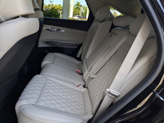 Vehicle image 15 of 31