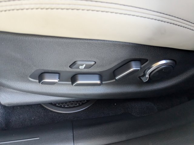 Vehicle image 18 of 31
