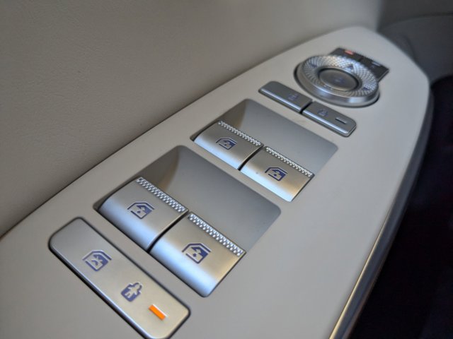 Vehicle image 20 of 31