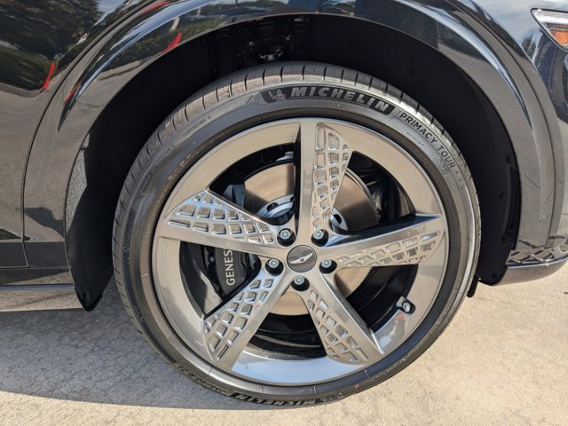 Vehicle image 9 of 31