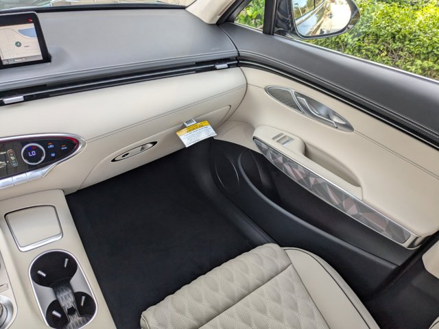 Vehicle image 12 of 31