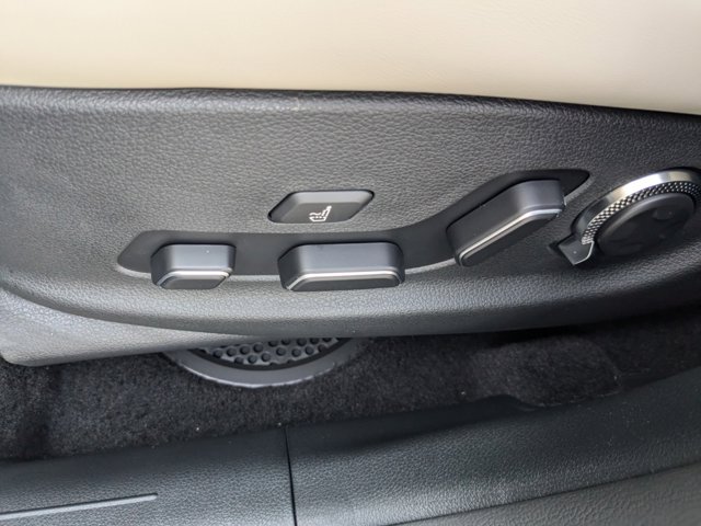 Vehicle image 18 of 31
