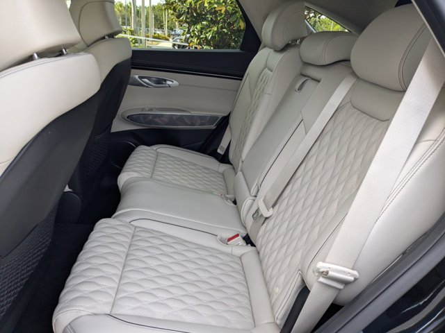 Vehicle image 15 of 31