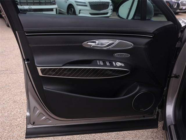 2025 Genesis GV70 3.5T Sport Image 22 of 36