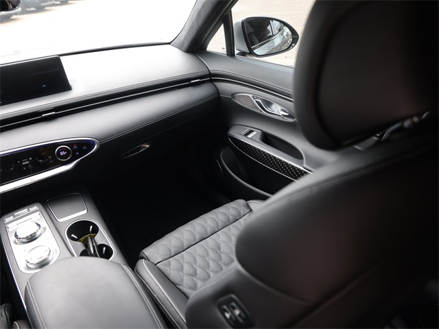 2025 Genesis GV70 3.5T Sport Image 31 of 36