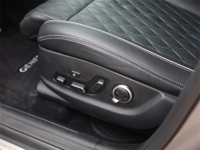 2025 Genesis GV70 3.5T Sport Image 24 of 36