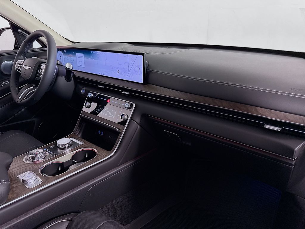 Vehicle image 17 of 35