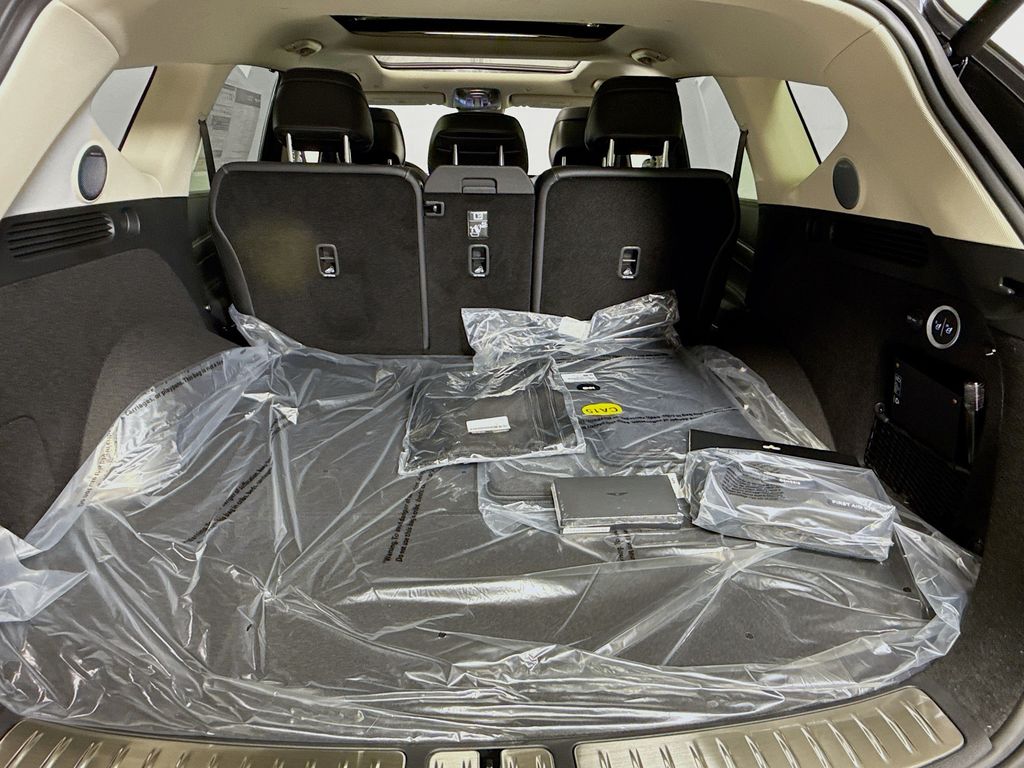 Vehicle image 11 of 35