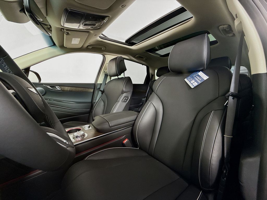 Vehicle image 12 of 35