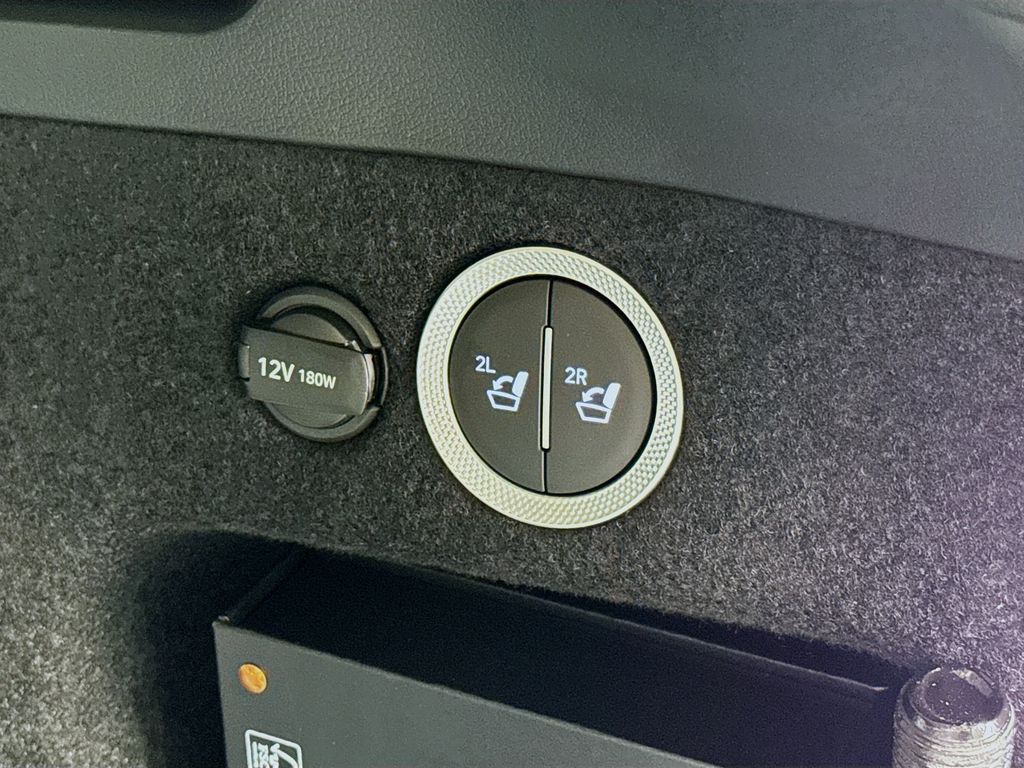 Vehicle image 27 of 35