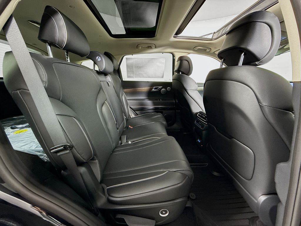 Vehicle image 13 of 35