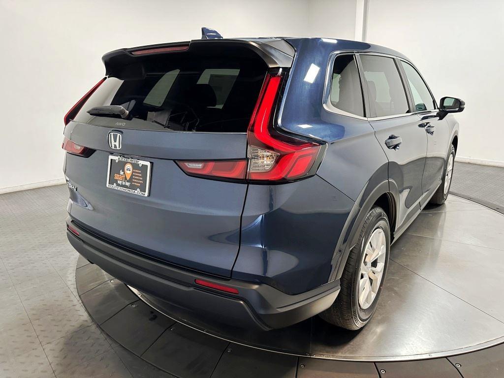 Vehicle image 8 of 25