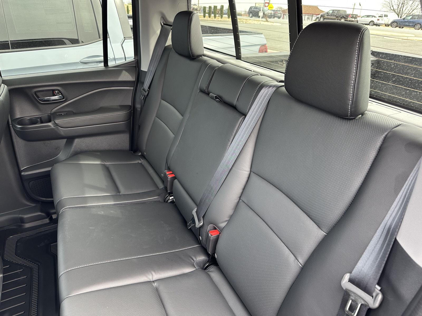 Vehicle image 11 of 29