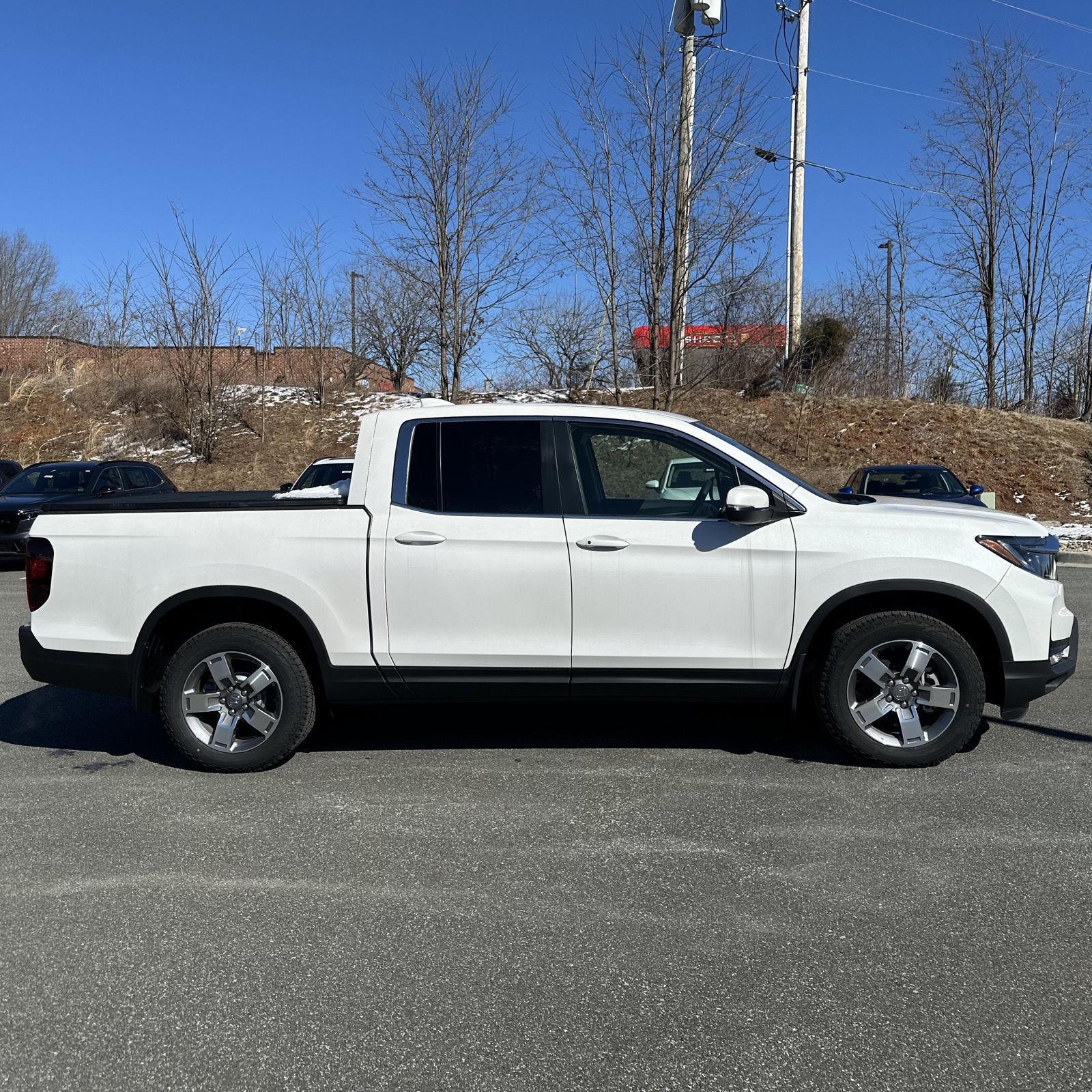 Vehicle image 3 of 29