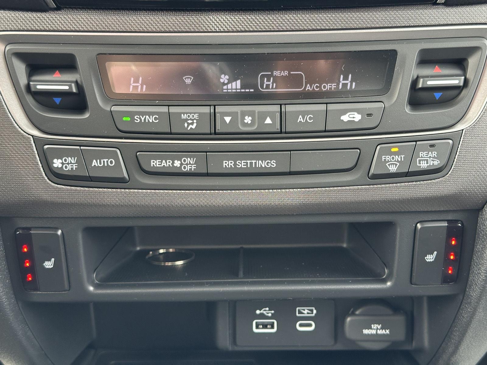 Vehicle image 25 of 29