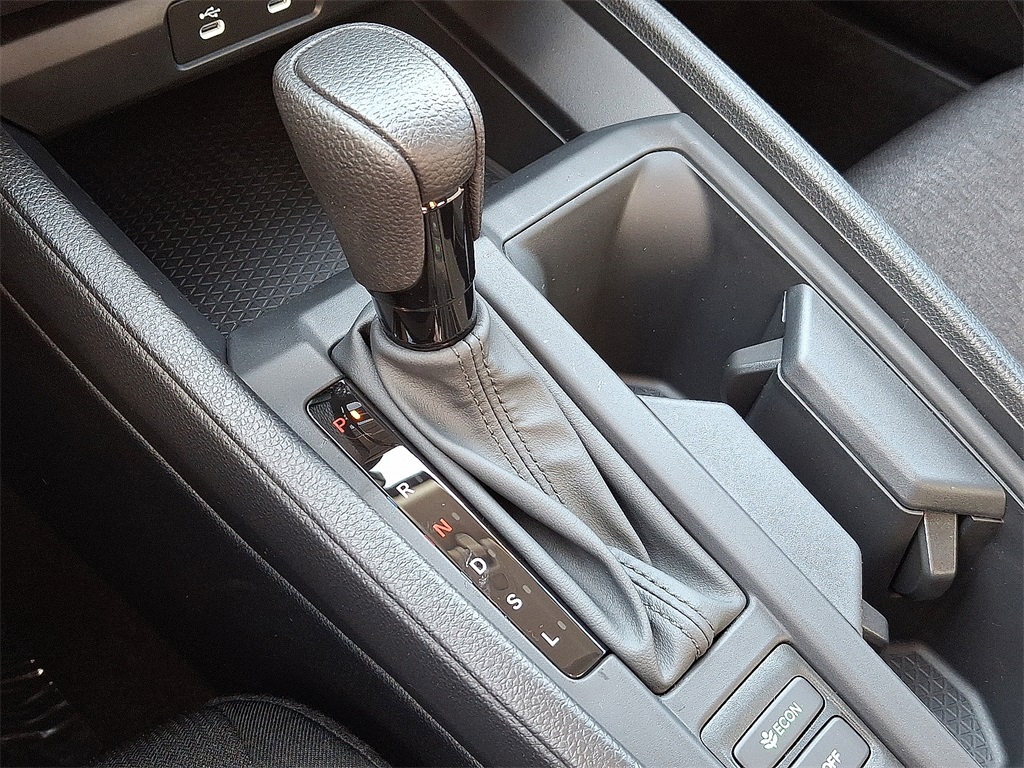 Vehicle image 9 of 11