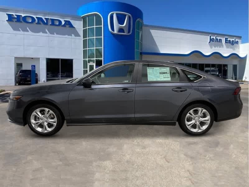 Vehicle image 8 of 28