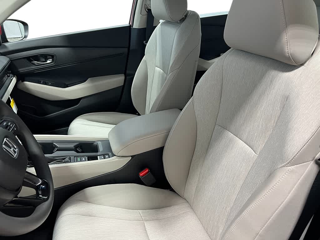 Vehicle image 12 of 28