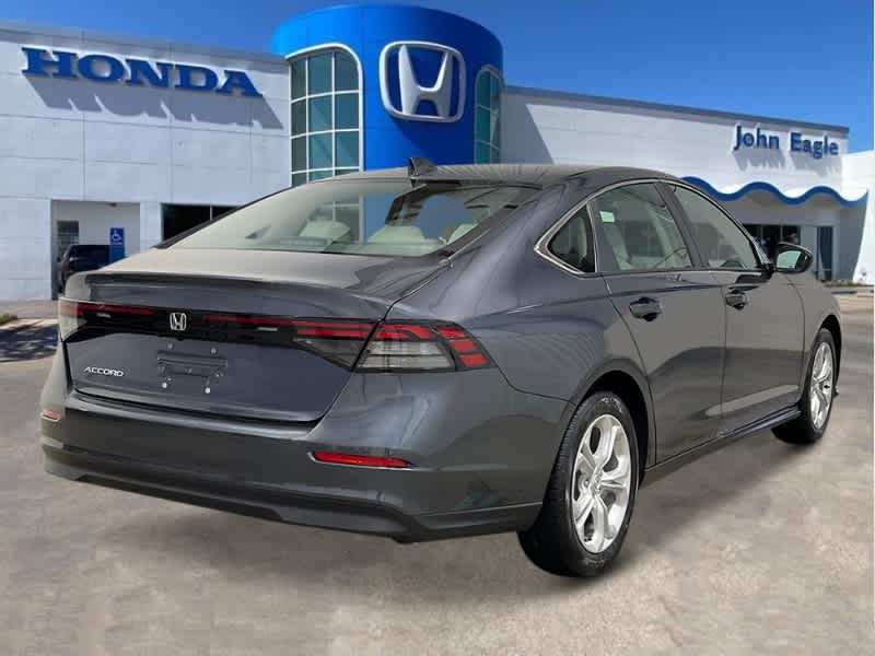 Vehicle image 5 of 28