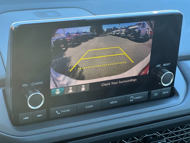 Vehicle image 21 of 29