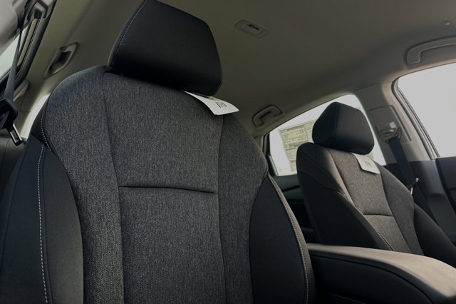 Vehicle image 18 of 29