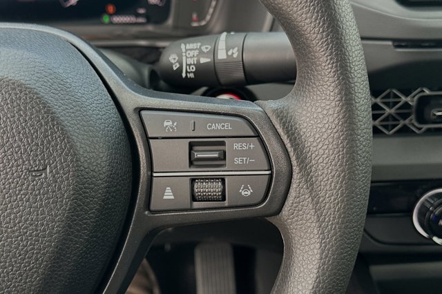 Vehicle image 27 of 29