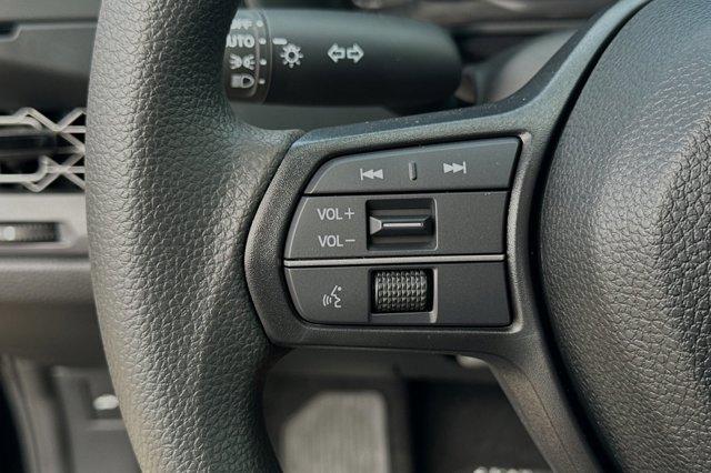 Vehicle image 26 of 29