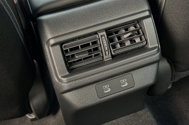 Vehicle image 14 of 29