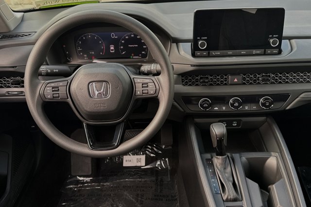 Vehicle image 16 of 29