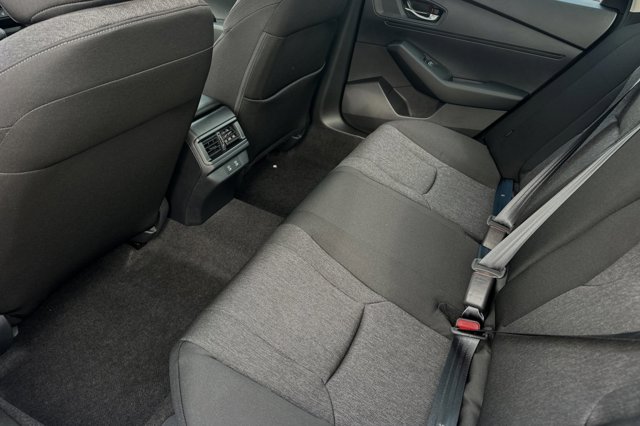 Vehicle image 13 of 29
