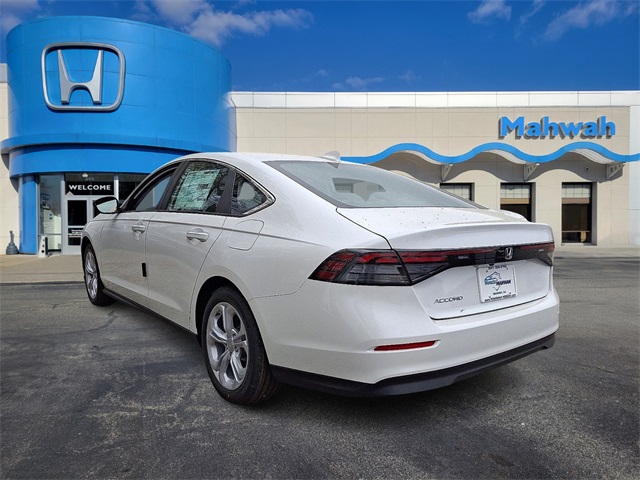 2025 Honda Accord LX Image 4 of 14