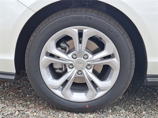 2025 Honda Accord LX Image 5 of 14