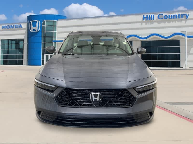 2025 Honda Accord LX Image 2 of 27