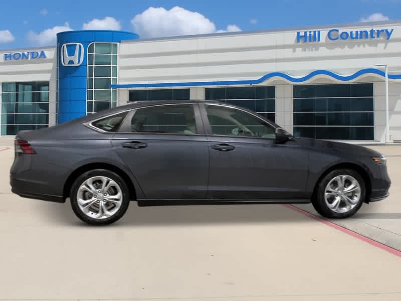 2025 Honda Accord LX Image 4 of 27