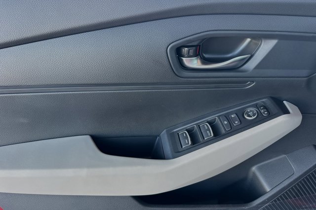 Vehicle image 11 of 31
