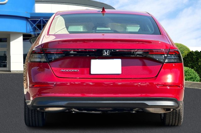 Vehicle image 7 of 31