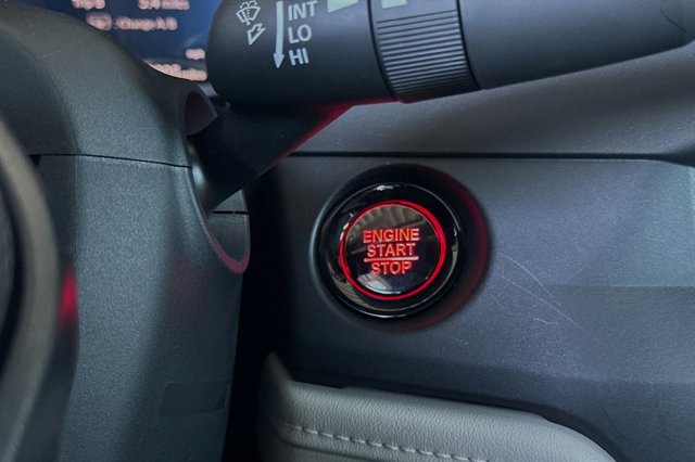 Vehicle image 24 of 31