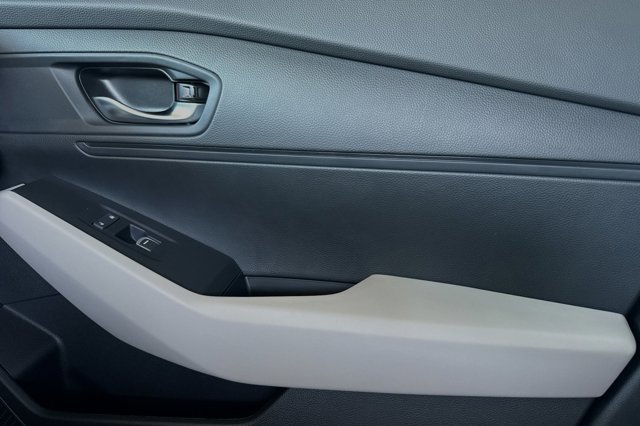 Vehicle image 19 of 31