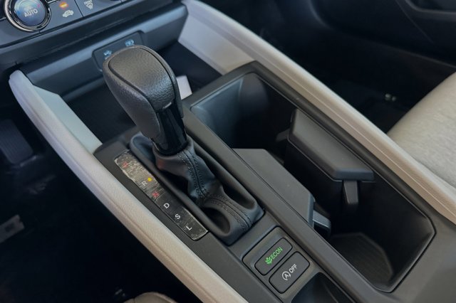 Vehicle image 23 of 31