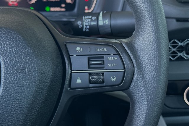 Vehicle image 27 of 31