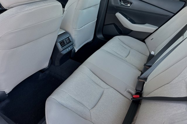 Vehicle image 13 of 31