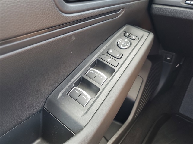 Vehicle image 27 of 27