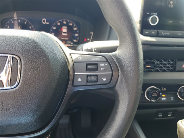 Vehicle image 17 of 27