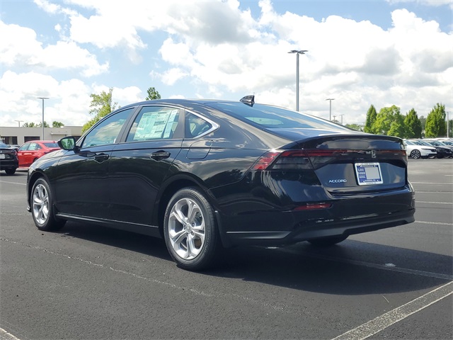 Vehicle image 6 of 27