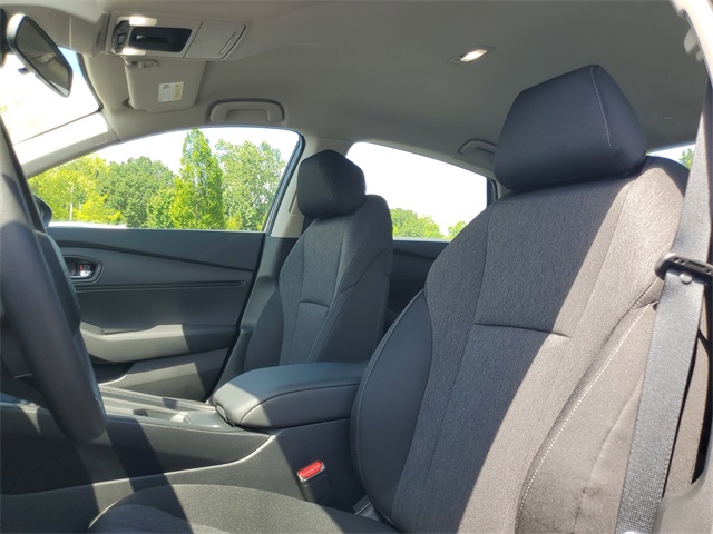 Vehicle image 13 of 27