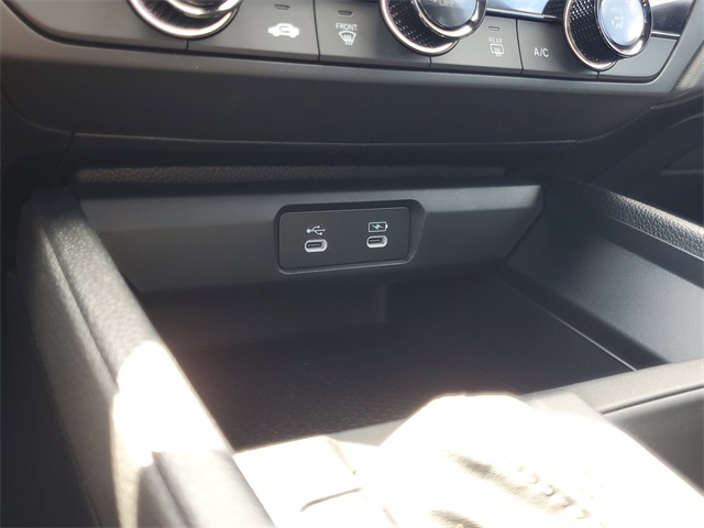 Vehicle image 22 of 27