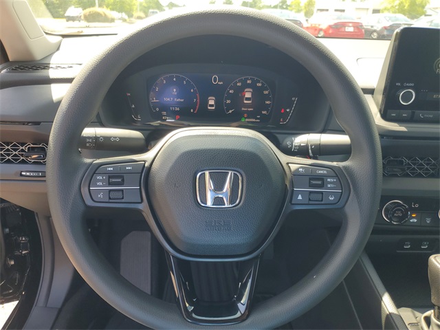 Vehicle image 15 of 27