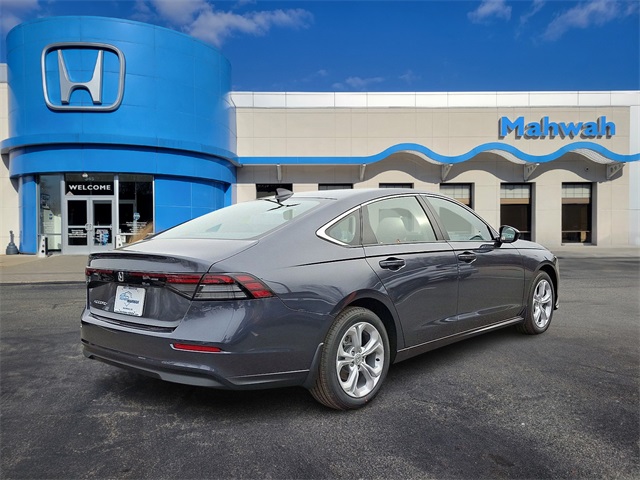 2025 Honda Accord LX Image 3 of 15