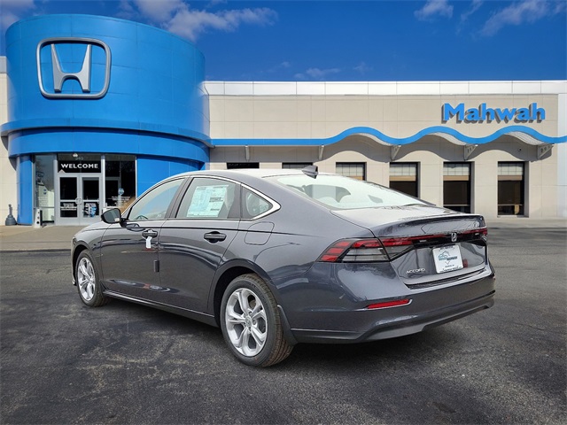 2025 Honda Accord LX Image 4 of 15